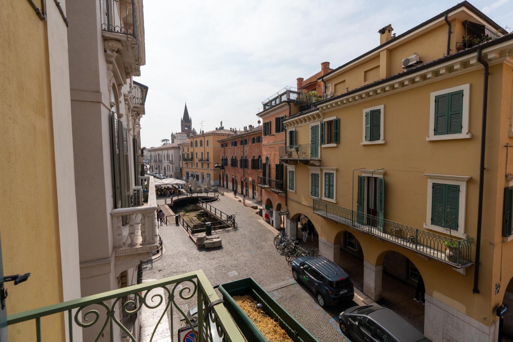 Centralissima E Antica Residenza Cappello - Domus Verona, Verona